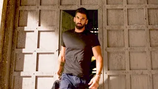 كان شاب كيوت لحد ماقابل حب حياته وقبل مايقتلوها اغتصبوها فاتحول لوحش عنيف مايعرفش الرحمه Malang 