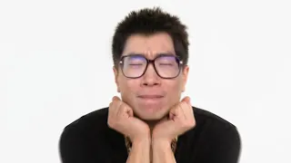 전방에 애교 발사