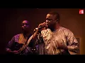 Lagu Toumani Diabaté et le Symmetric Orchestra interprètent \