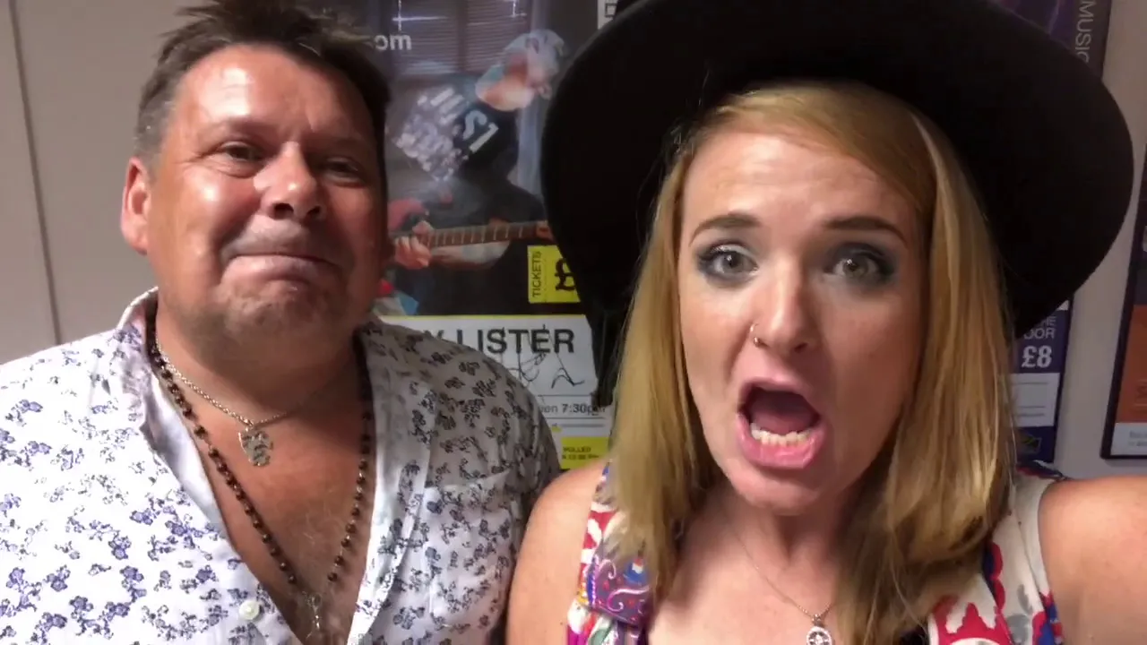 Elles Bailey plays #ColneBlues2018