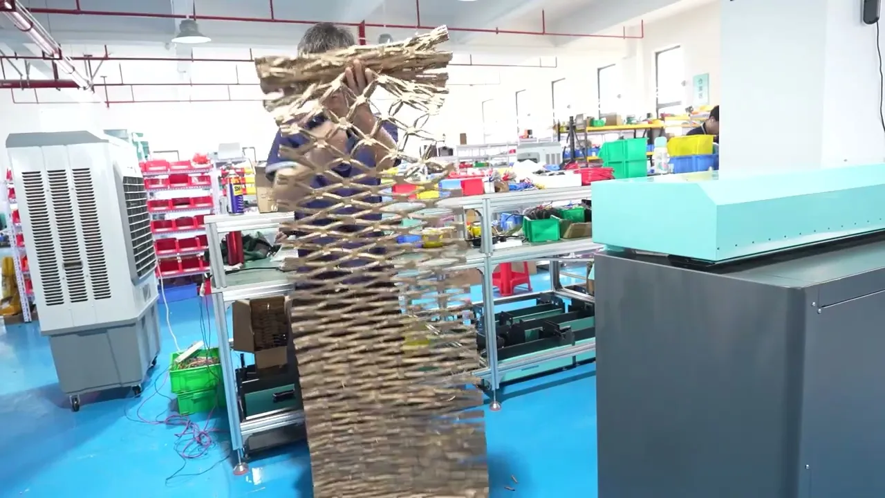 P90 (900mm) cardboard shredder machine (Grey+Cyan) - 视频预览