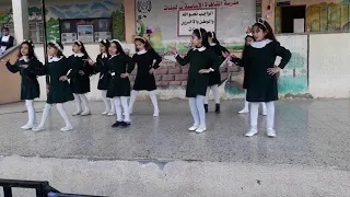 استعراض طالبات الصف الثالث ٢ اغنية العلم طريق للجنة 