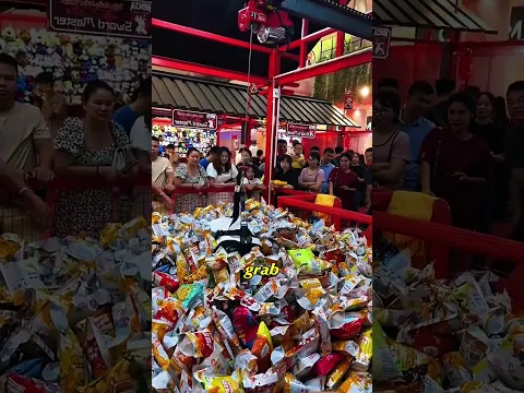 This Boy Grabbed Thousands Of Dollars Worth Of Snacks In Just 30 Seconds In Japan! ￼