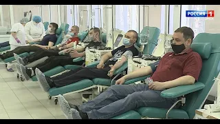 В день донора омичи массово сдают кровь
