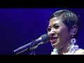 Download Lagu Dira Sugandi - All By Myself (Live at David Foster And Friends 2018 De Tjolomadoe)
