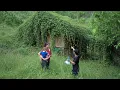 Download Lagu Kind man's family helps poor single mother return to old house MP3