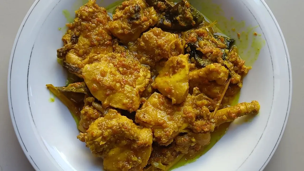 Resep Ayam Bumbu Kunyit Sederhana dan Lezat