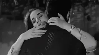 بحبك حب محدش قبلنا عرفه ولا صادفه 