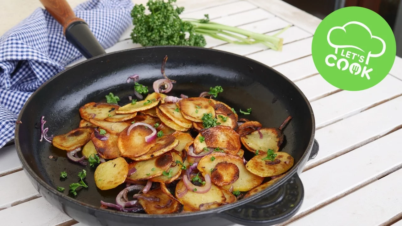 Knusprige Bratkartoffeln aus rohen Kartoffeln Omas schnelles Rezept. 