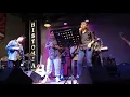 Upuan - Gloc 9 ft. Cooky Chua and Sandiwa