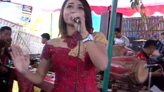 Download pantai klayar voc. nita savana MP3