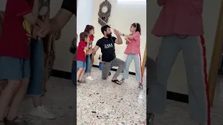 رانيا واخواتها يتعاركون بسبب الالعاب 