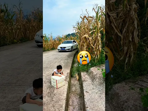 🥺 ये देखो बीमार माँ के लिए दवाई ले जा रहे बच्चे की मदद!