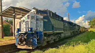 Composição da Rumo com vagões da Eldorado celulose e Suzano .