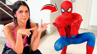 O HOMEM ARANHA MISTERIOSO INVADIU NOSSA CASA! Quem será?