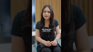 Ada sesuatu yang aneh di dalam cermin itu