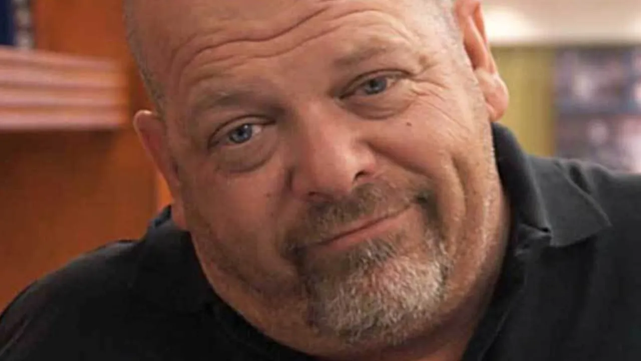 Pawn Stars: RARE COLT REVOLVER WORTH THE BIG BUCKS (Season 8) | History
