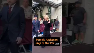 Pamela Anderson Sharing Smile To Fan While Step In To Car Pamela Hollywood Shorts 