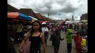 Download Madagascar Antananarivo streets the people the market MP3