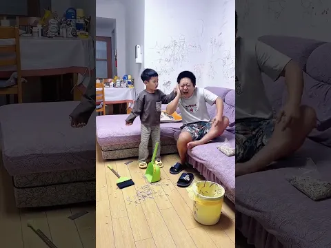 爸爸乱瓜子皮，儿子都忍无可忍了#爸爸带娃#家有萌宝 #funny