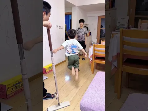 儿子这是在哪学的这功夫，我咋不知道呢#家有萌宝#爸爸带娃 #funny #坑娃的爹