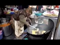 CHEF MONKEY COOKING CHINESE FOOD