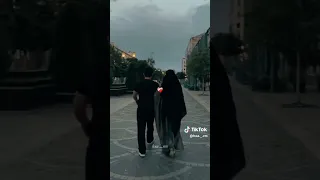 كم اغار عليها وعلى مقلتيها 