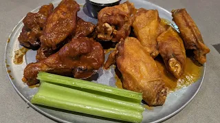 Pluckers Wing Bar - Chicken Wings Burgers Sandwiches JnJEatingAdventures