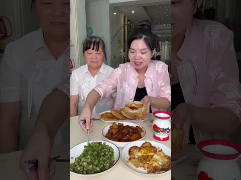 My stingy husband wanted to eat alone, so my mother and I ate all the braised pork