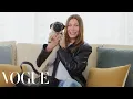 Download Lagu In de Saint Laurent-tas van Hailey Bieber | In de tas? | Vogue