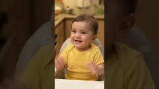 طفل يتوقف عن البكاء عند شم رائحة البرياني     دندنها