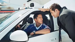 بيركب معاه ويفتكره سواق تاكسي عادي لكن بيتفاجئي بيه لما بيبدا يسوق  بيركب معاه ويفتكره سواق تاكسي عادي لكن بيتفاجئي بيه لما بيبدا يسوق