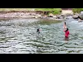 Lagu Mandi di sungai