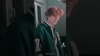 مين يقدر يجى عليها وانا عايش ده انا اموت امواااااا  مين يقدر يجى عليها وانا عايش ده انا اموت امواااااا
