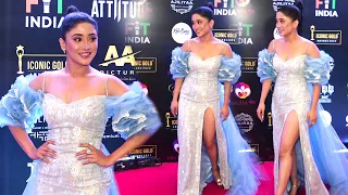 shivangi joshi look absolutely ravishing in high slit gown at iconic gold awards 2022