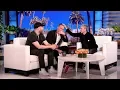 Video di Chris Martin Nearly Embarrassed His Teen Daughter at Work