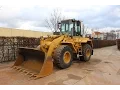 Loader CAT 928F operating and demonstration
