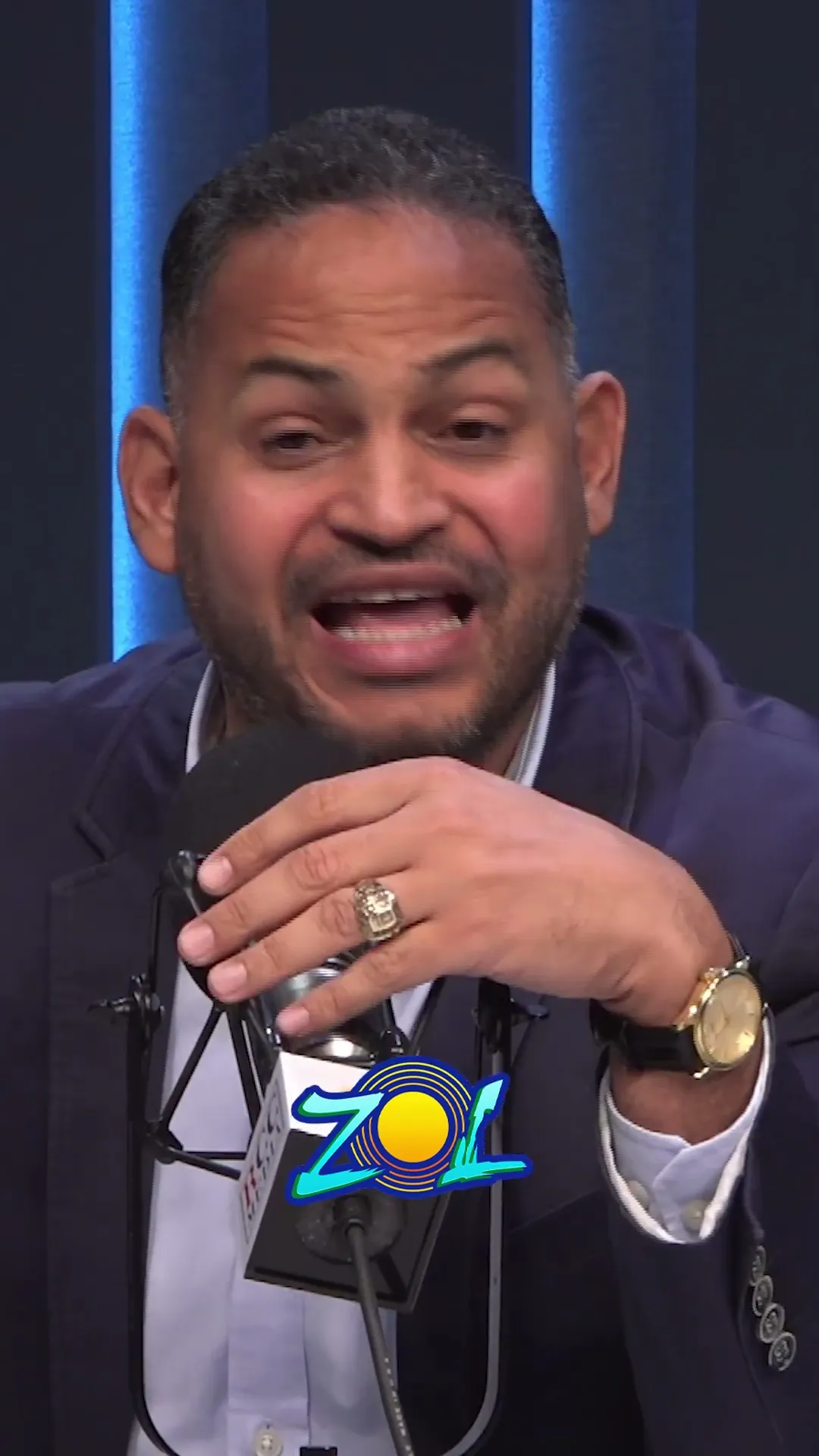 COBRAR 10 DOLARES A LOS DOMINICANO  ES UN ROBO