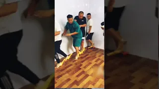 لعبة الضرب للكوريين وتتبع الصوت     قمة الضحك دندنها