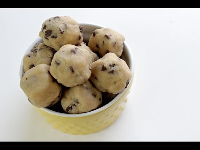 HOW TO MAKE COOKIE DOUGH BITES NO BAKE RECIPE SIMPLY BAKINGS