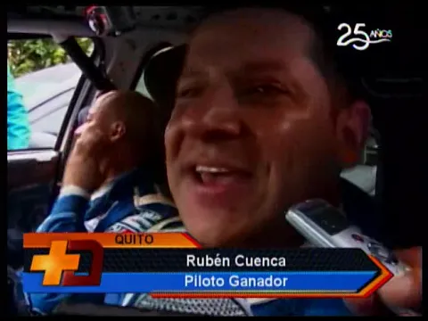 Piloto Rubén Cuenca campeón de la Vuelta al Ecuador