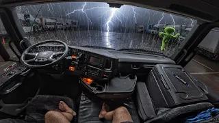 MUITA CHUVA NO CAMINHÃO DE MAGRUGADA❄️