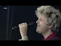 Download Lagu GREEN DAY  The American Dream is killing me live at Isle of Wight Festival 2024