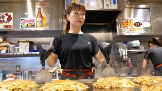 熟練のヘラさばきに見惚れる!大阪のチャキチャキ女将が焼くお好み焼き