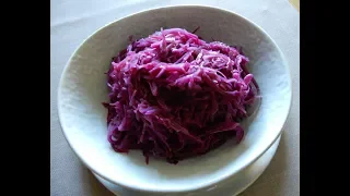 Wo immer Gans oder Wild auf den Teller kommen, ist er gern gesehener Begleiter: Apfelrotkohl. Im Sup. 