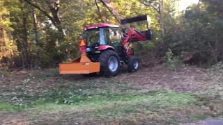Mahindra 2555 pushing