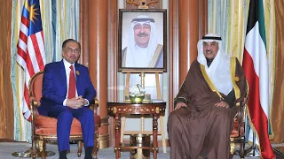 ممثل سمو أمير البلاد سمو ولي العهد يستقبل رئيس وزراء ماليزيا 