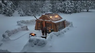 CAMPING DANS UNE TEMPÊTE DE NEIGE Version Longue 