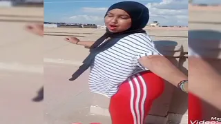queen canab oo fidiyow qaawan laga duubay