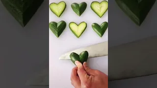تقطيع الخيار على شكل قلب 